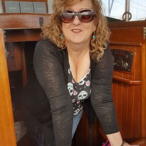 Meet your Posher, Debbie